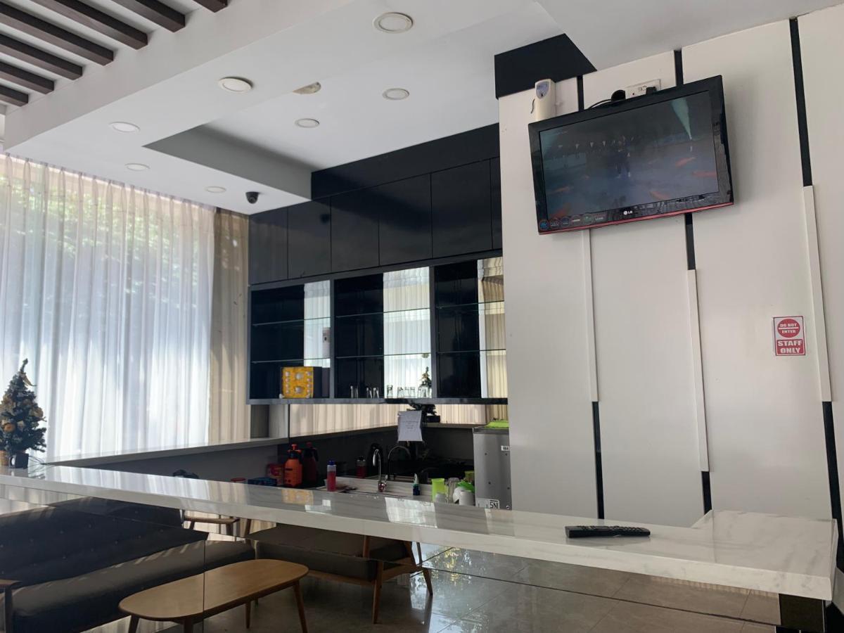 Oyo 676 Hotel Osaka Batam Luaran gambar