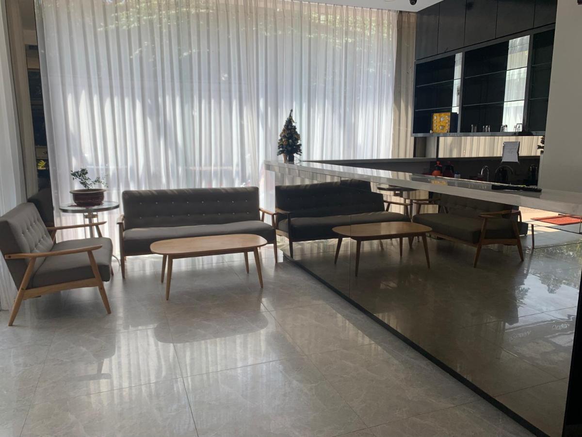 Oyo 676 Hotel Osaka Batam Luaran gambar