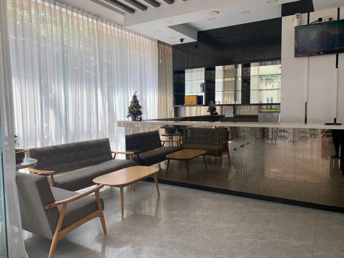Oyo 676 Hotel Osaka Batam Luaran gambar
