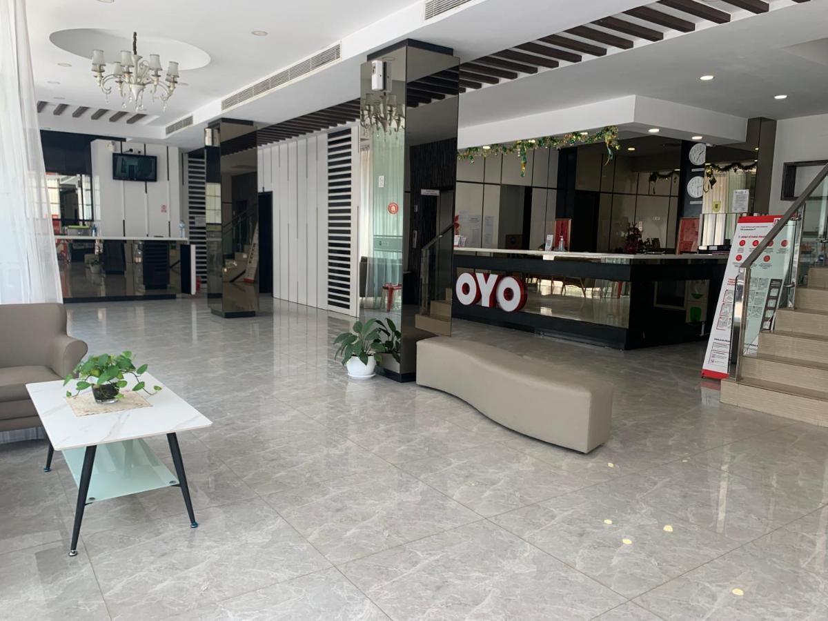 Oyo 676 Hotel Osaka Batam Luaran gambar