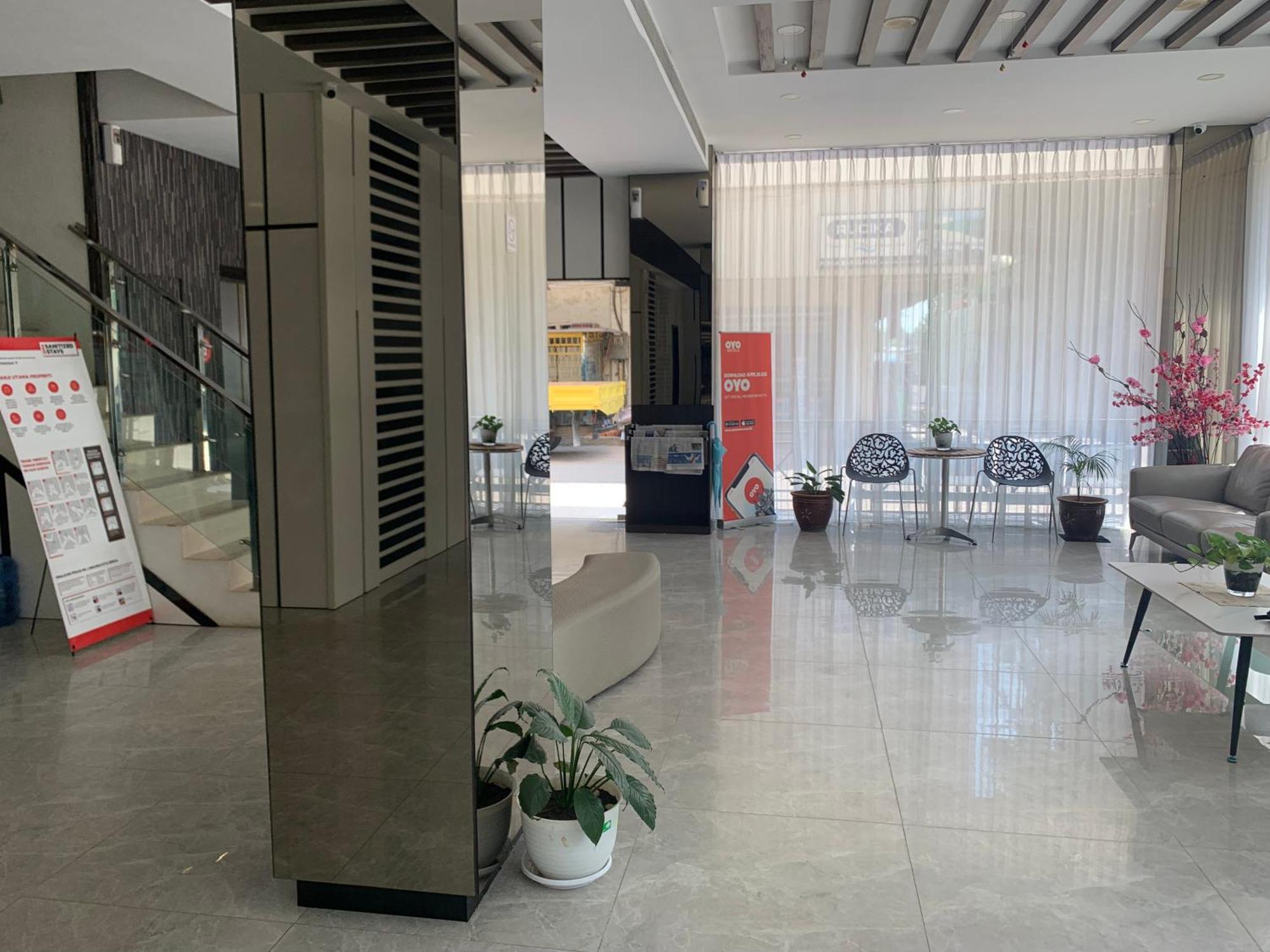 Oyo 676 Hotel Osaka Batam Luaran gambar