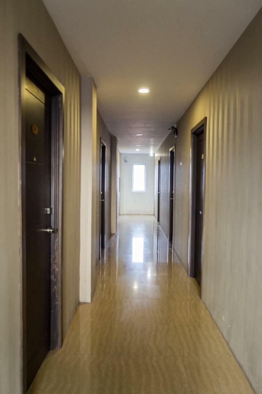 Oyo 676 Hotel Osaka Batam Luaran gambar