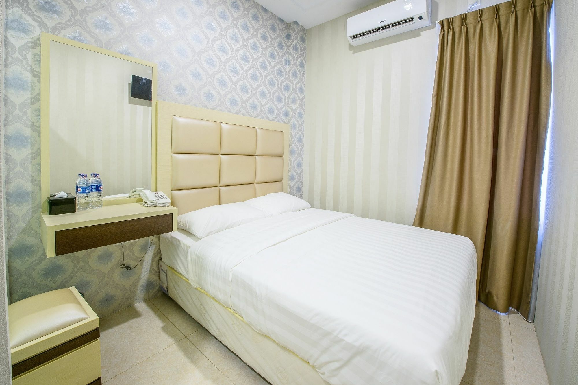 Oyo 676 Hotel Osaka Batam Luaran gambar